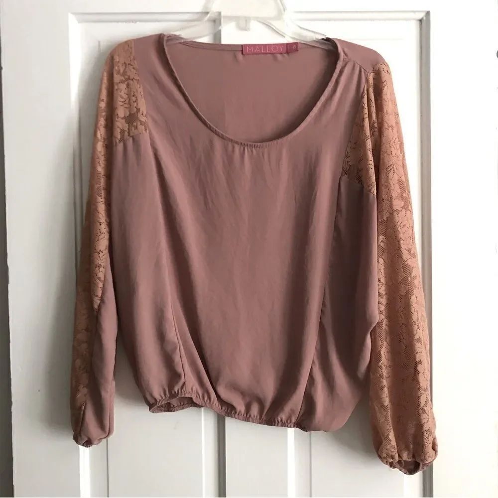 Dusty rose Malloy blouse long lace puff sleeve Gathered elastic @ waist & wrists